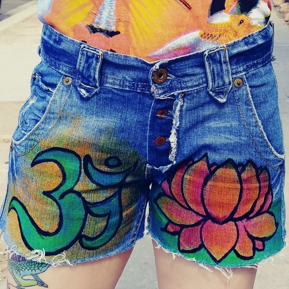 Levi's Pants - Make Offer! Handmade Blacklight lotus Levi's sz 5